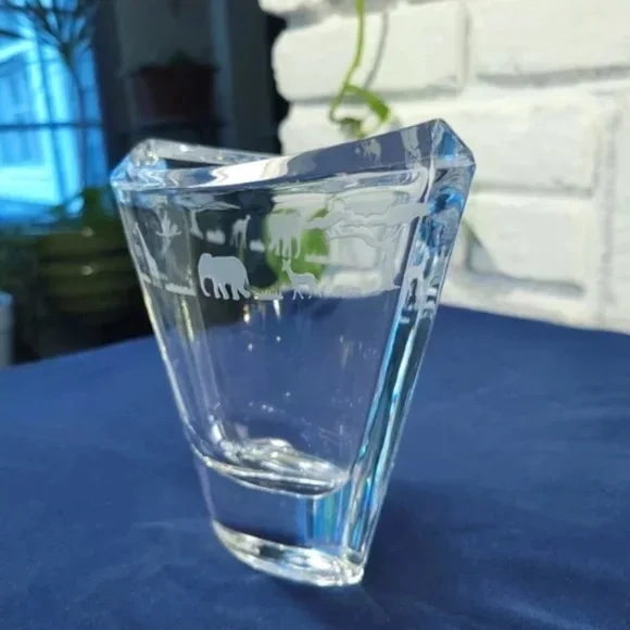 Mikasa Safari Etched Pocket Vase - Picture 2 of 9